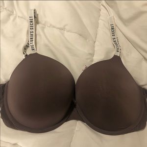 Victoria’s Secret push up bra 38DDD